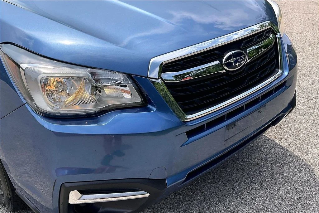 Used 2017 Blue Subaru 2.5i Premium image 31