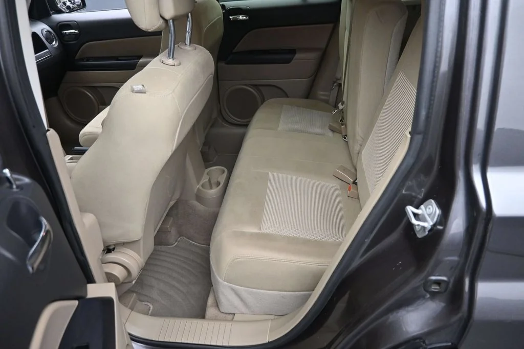 Used 2016 Gray Jeep Latitude image 11