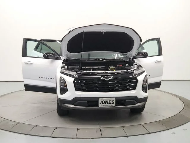 New 2027 White Chevrolet LT image 11