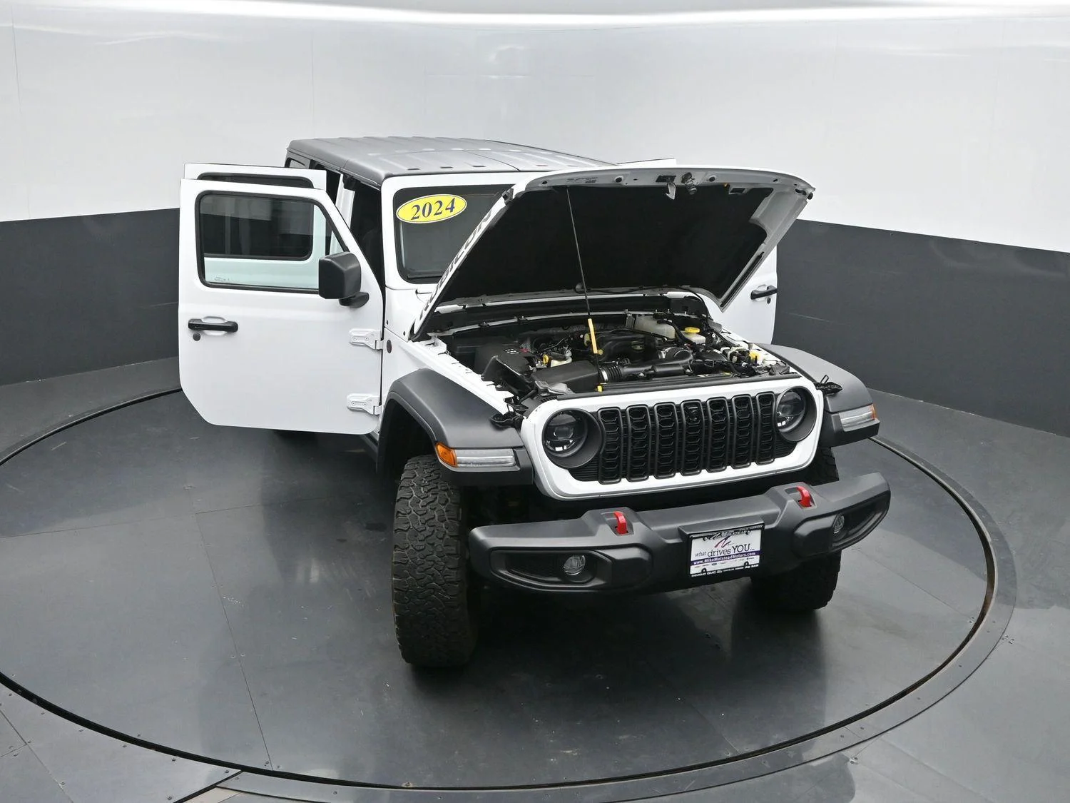 Used 2024 Bright White Jeep Rubicon image 41