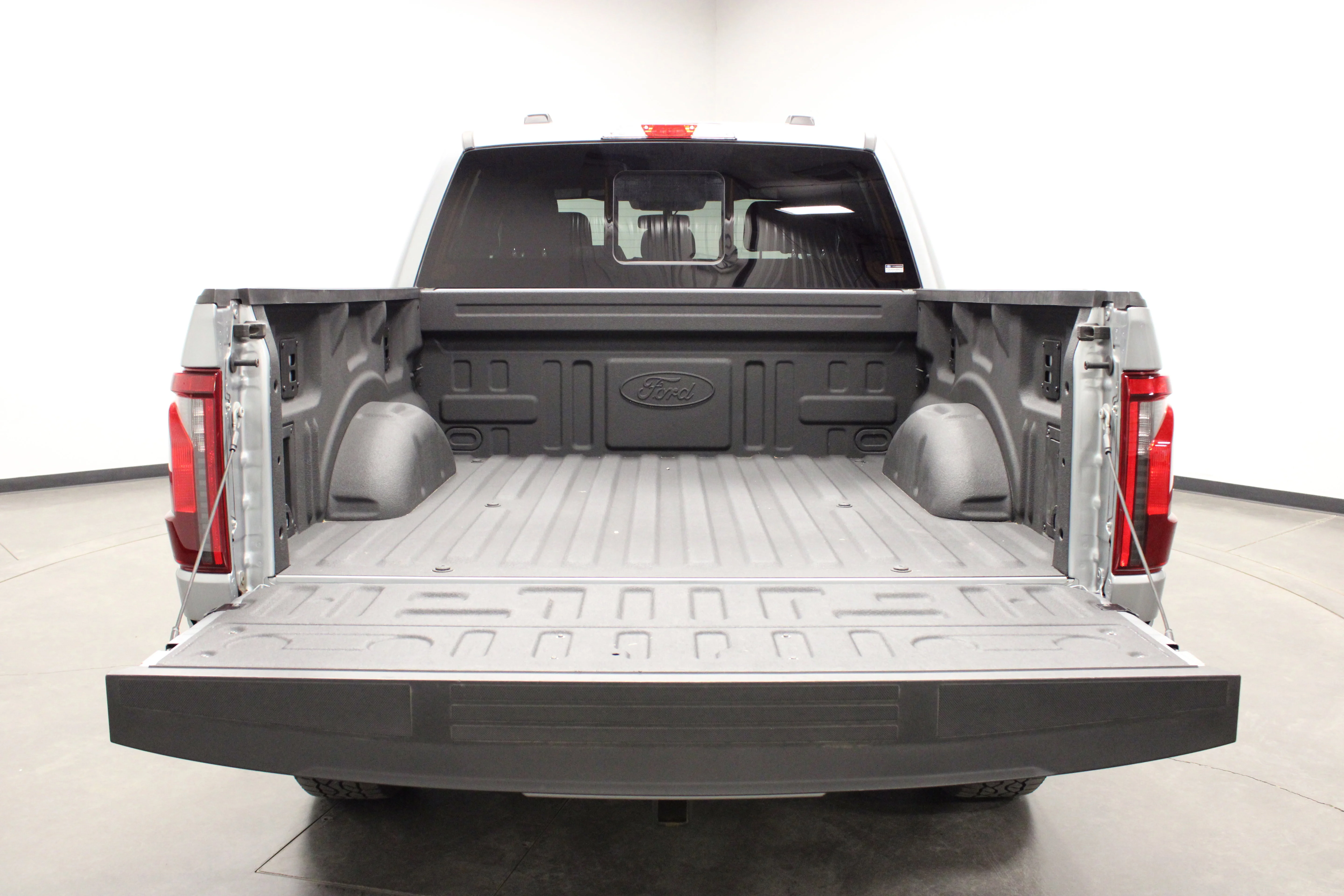 Used 2025 Silver Metallic Ford XLT image 15