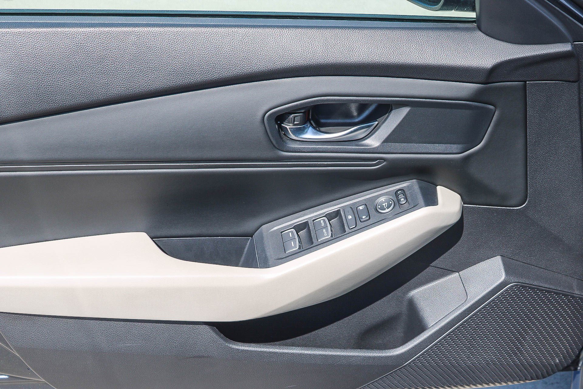 Used 2023 Meteorite Gray Metallic Honda EX image 20