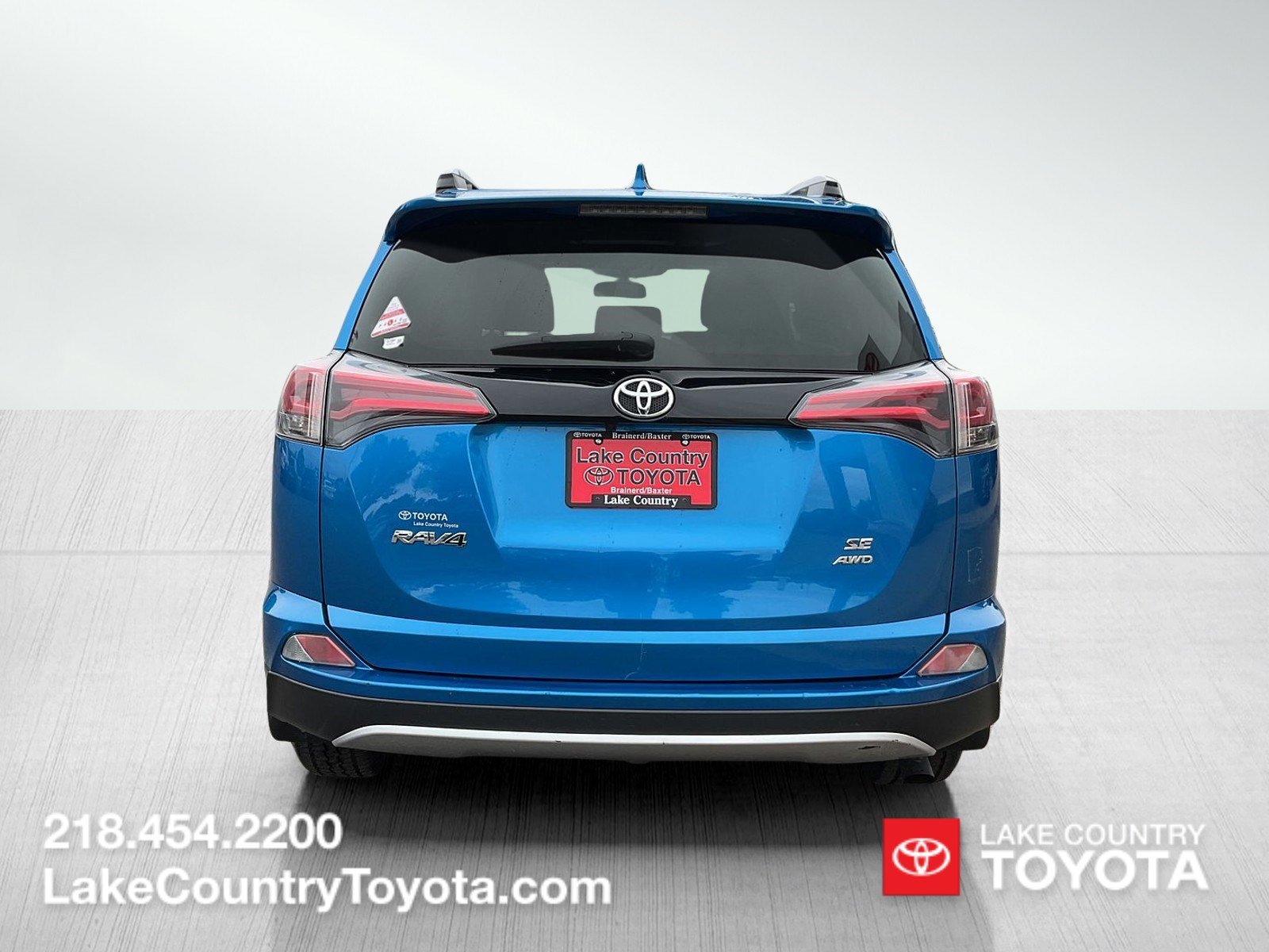 Used 2016 Electric Storm Blue Toyota SE image 4