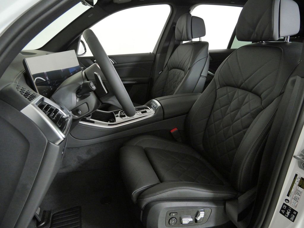 New 2026 Alpine White BMW xDrive40i image 36