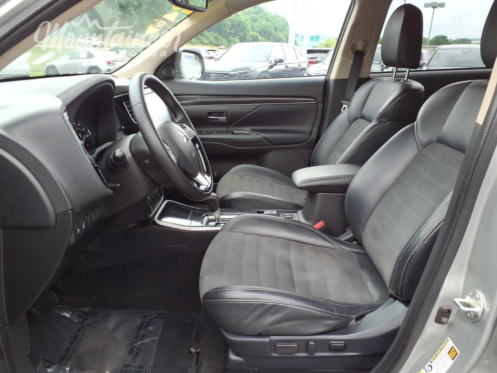 Used 2020 Alloy Silver Metallic Mitsubishi SE image 14