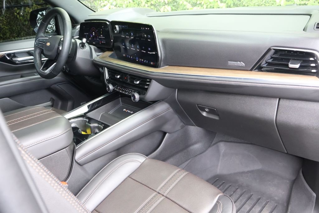 Used 2025 Black Chevrolet High Country image 43