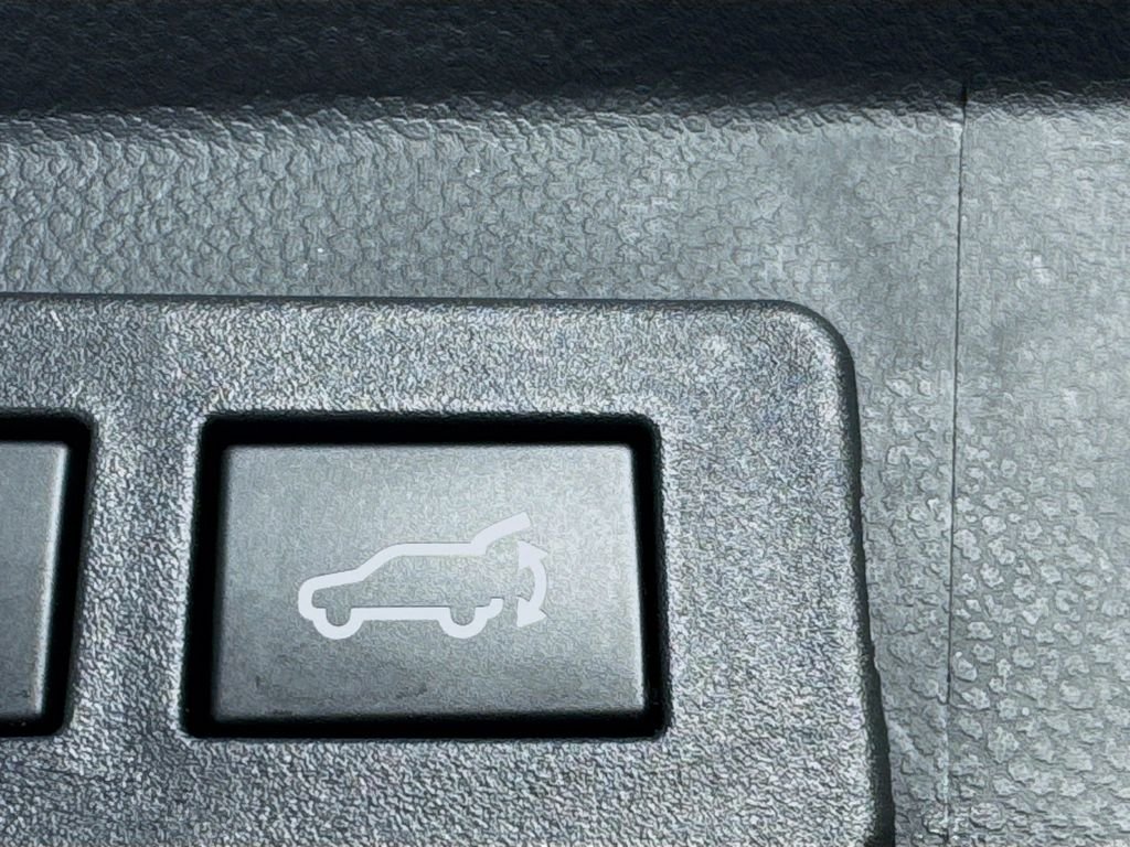 Used 2025 Crystal White Pearl Subaru Limited XT image 35