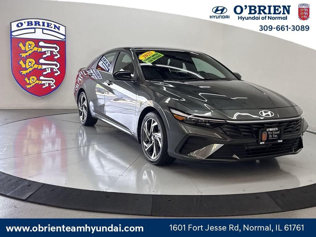 Used 2025 Gray Hyundai SEL Sport image 1