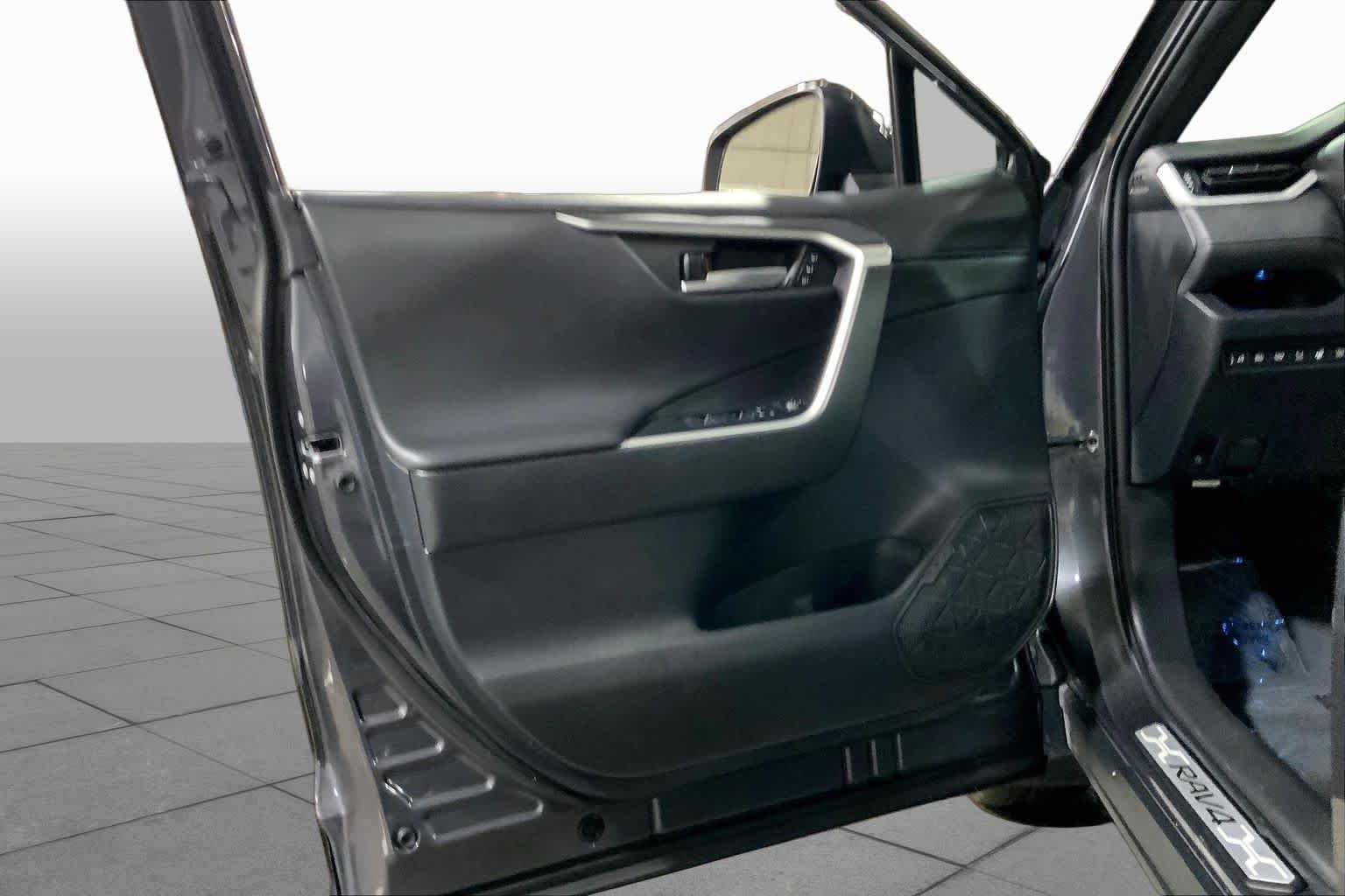 Used 2023 Magnetic Gray Metallic/Midnight Black Metallic Toyota Hybrid XSE image 43