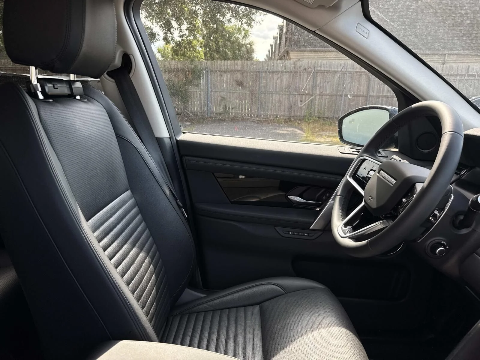 Certified Used 2025 Black Land Rover S image 11