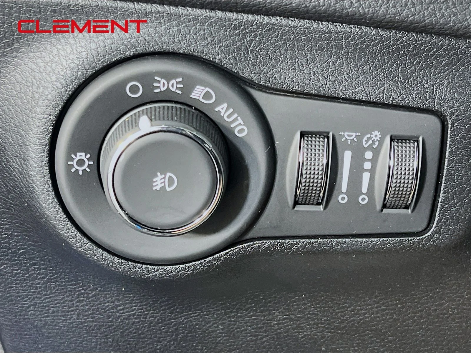 Used 2019 Blue Jeep Limited image 13
