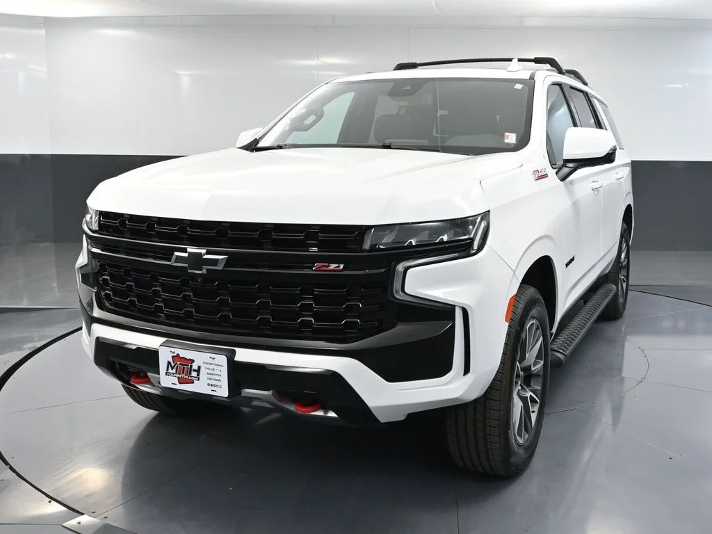 Used 2023 White Chevrolet Z71 image 13