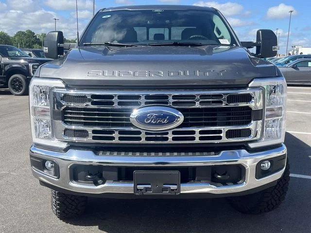 New 2026 Carbonized Gray Metallic Ford XLT image 6