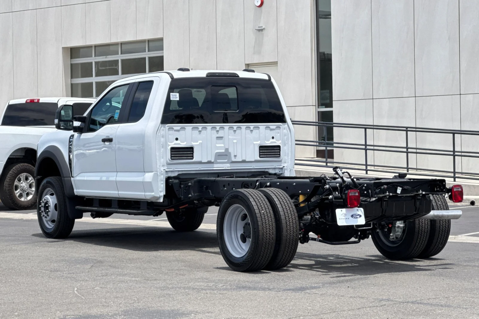 New 2026 Oxford White Ford F-450® XL image 5