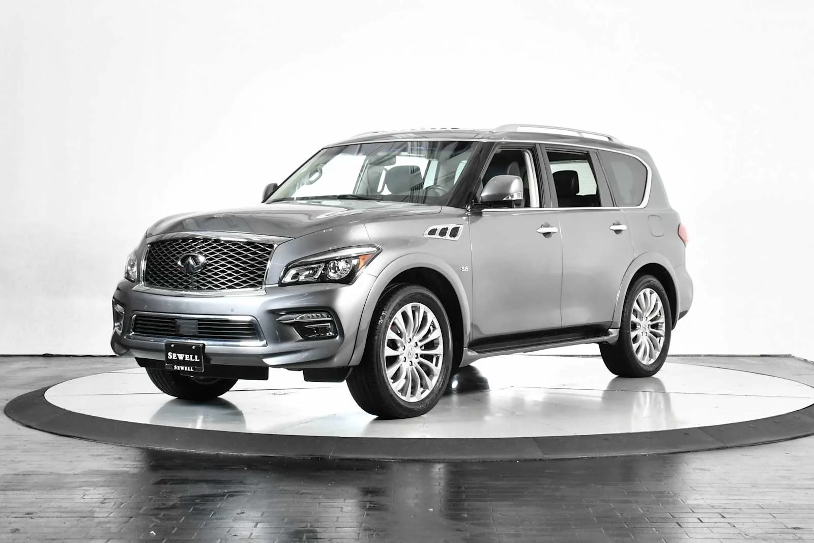 2016 INFINITI QX80 -'s photo