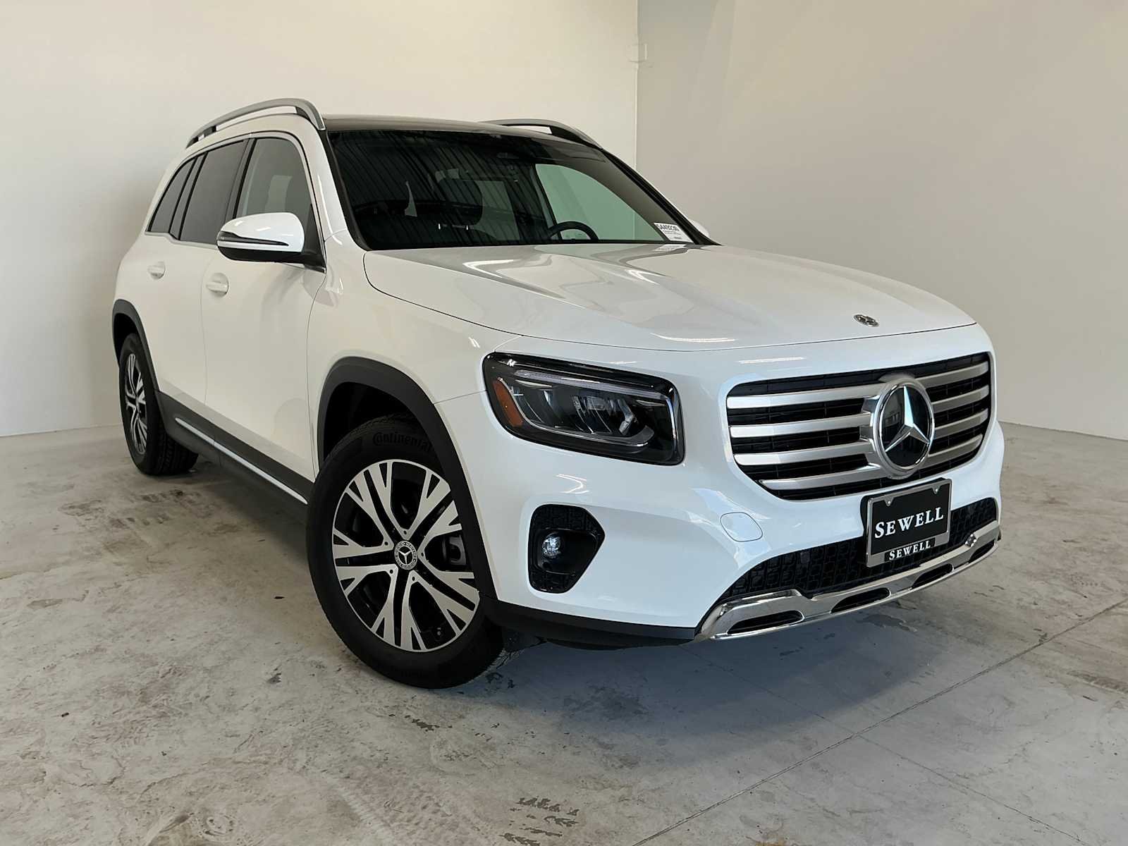 Certified Used 2026 Polar White Mercedes-Benz GLB 250 image 3