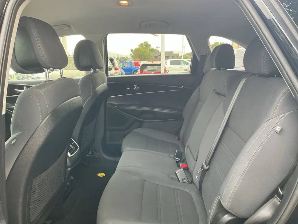 Used 2016 Black Kia LX image 21