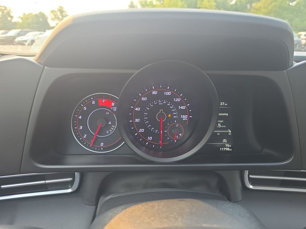 Used 2023 Silver Hyundai SE image 20