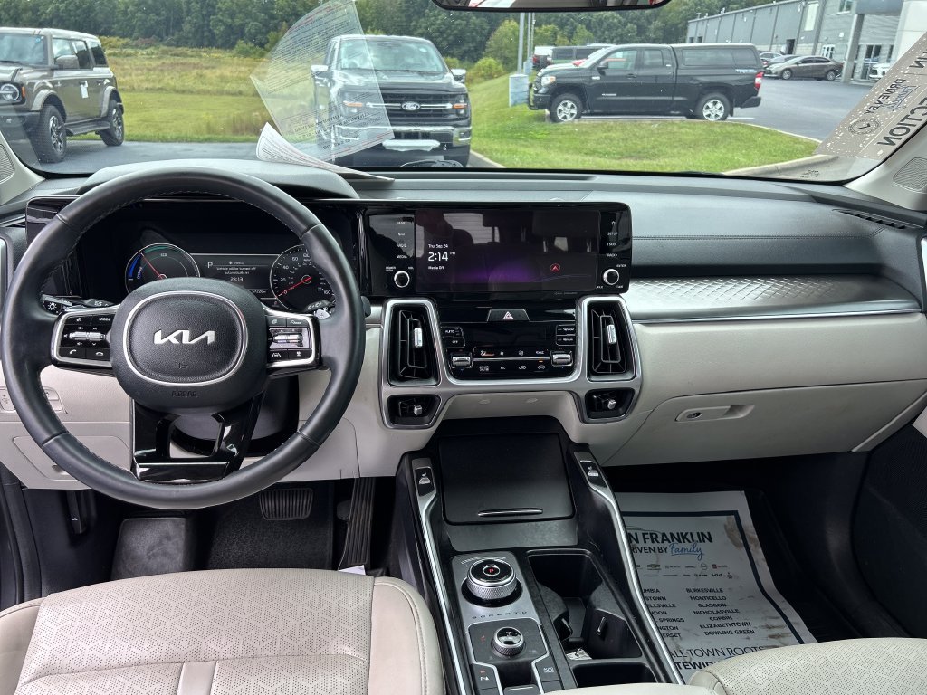 Used 2023 Gray Kia EX image 17