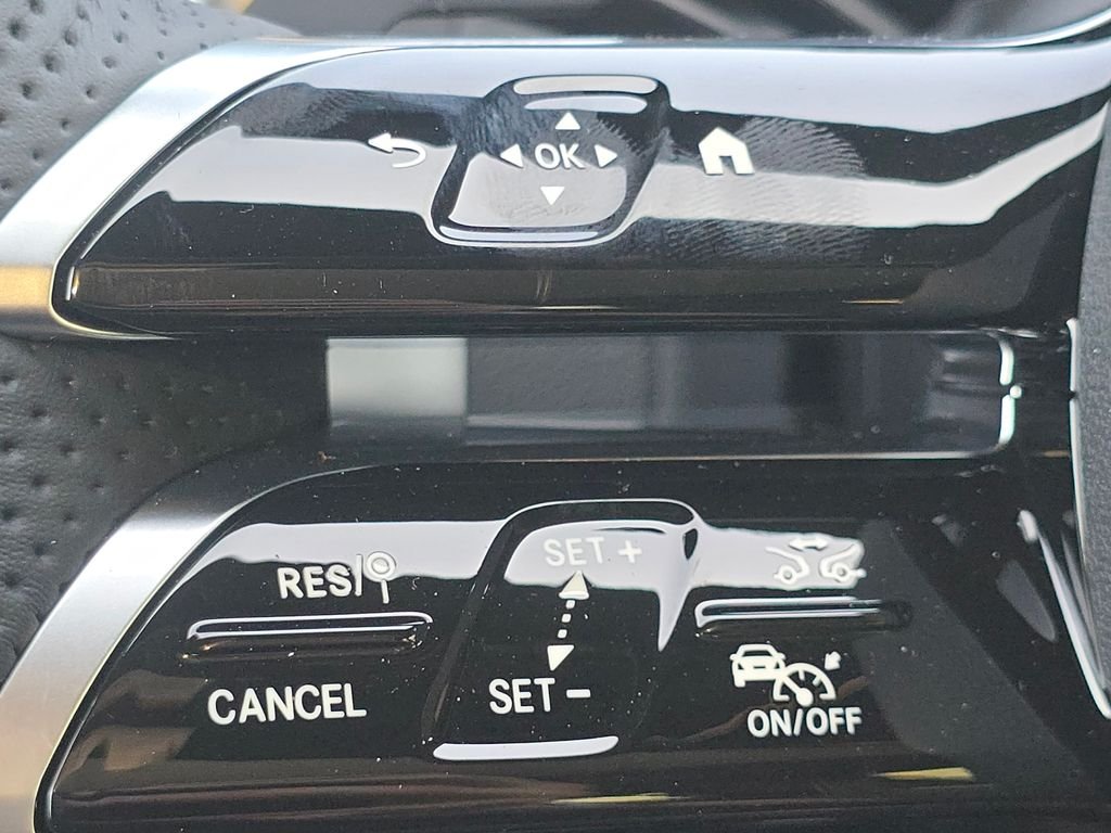 New 2027 MANUFAKTUR Moonlight White Metallic Mercedes-Benz  image 35
