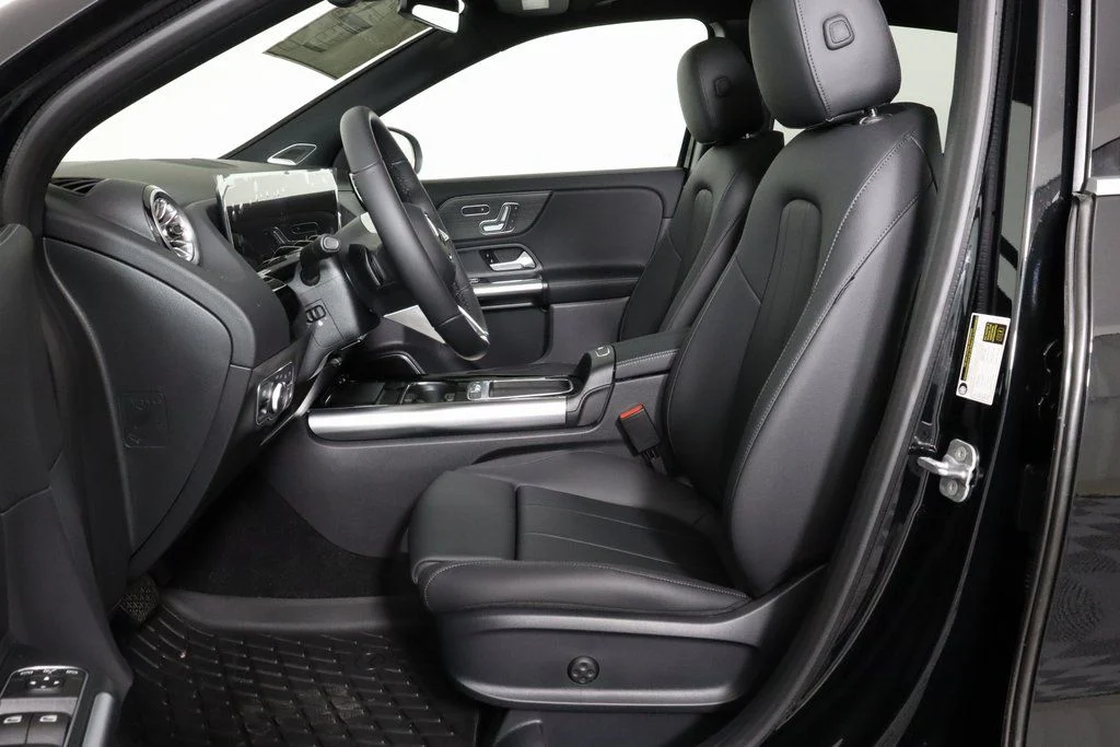 Used 2025 Black Mercedes-Benz GLA 250 image 5