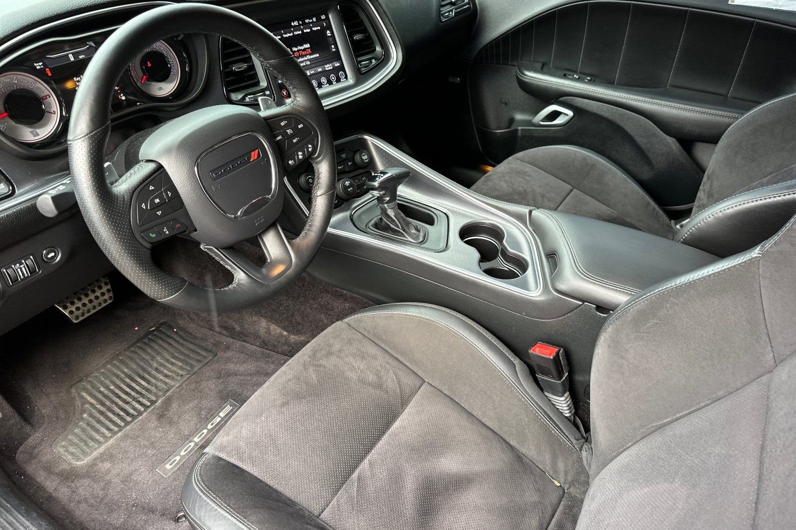 Used 2017 Yellow Dodge R/T image 10