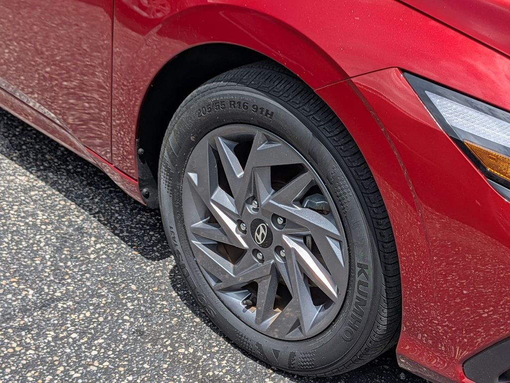 Used 2024 Red Hyundai SEL image 5