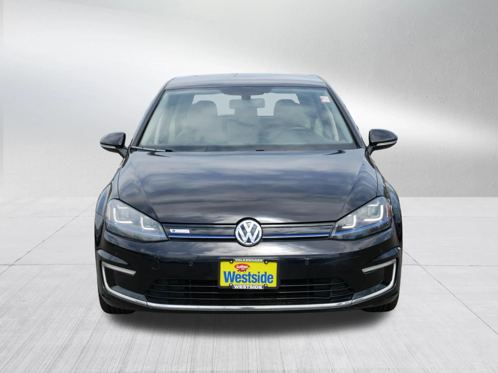 Used 2016 Volkswagen e-Golf e-Golf SEL Premium with VIN WVWPP7AUXGW911626 for sale in St. Louis Park, MN