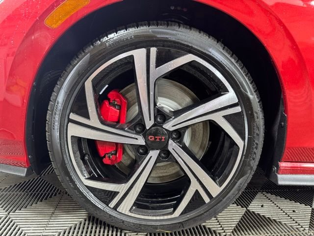 New 2026 Kings Red Metallic Volkswagen 2.0T SE image 8