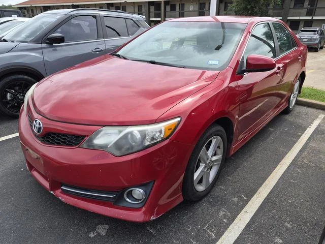 Used 2014 Barcelona Red Metallic Toyota SE image 1