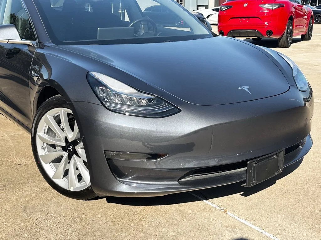 Used 2018 Silver Tesla Long Range image 2