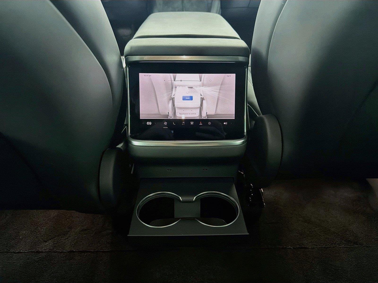Used 2023  Tesla  image 18