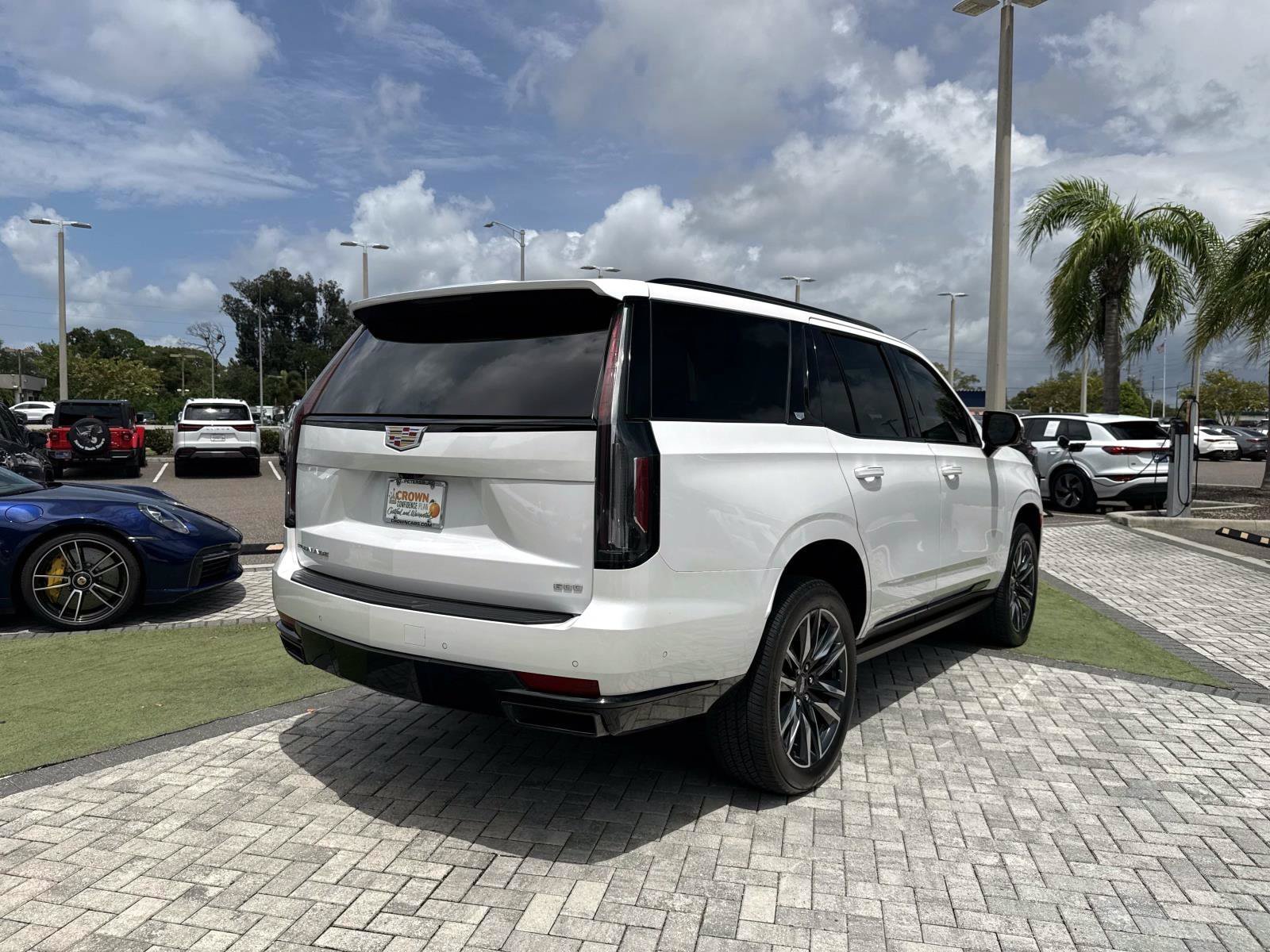 Used 2024 Crystal White Tricoat CADILLAC Sport Platinum image 5