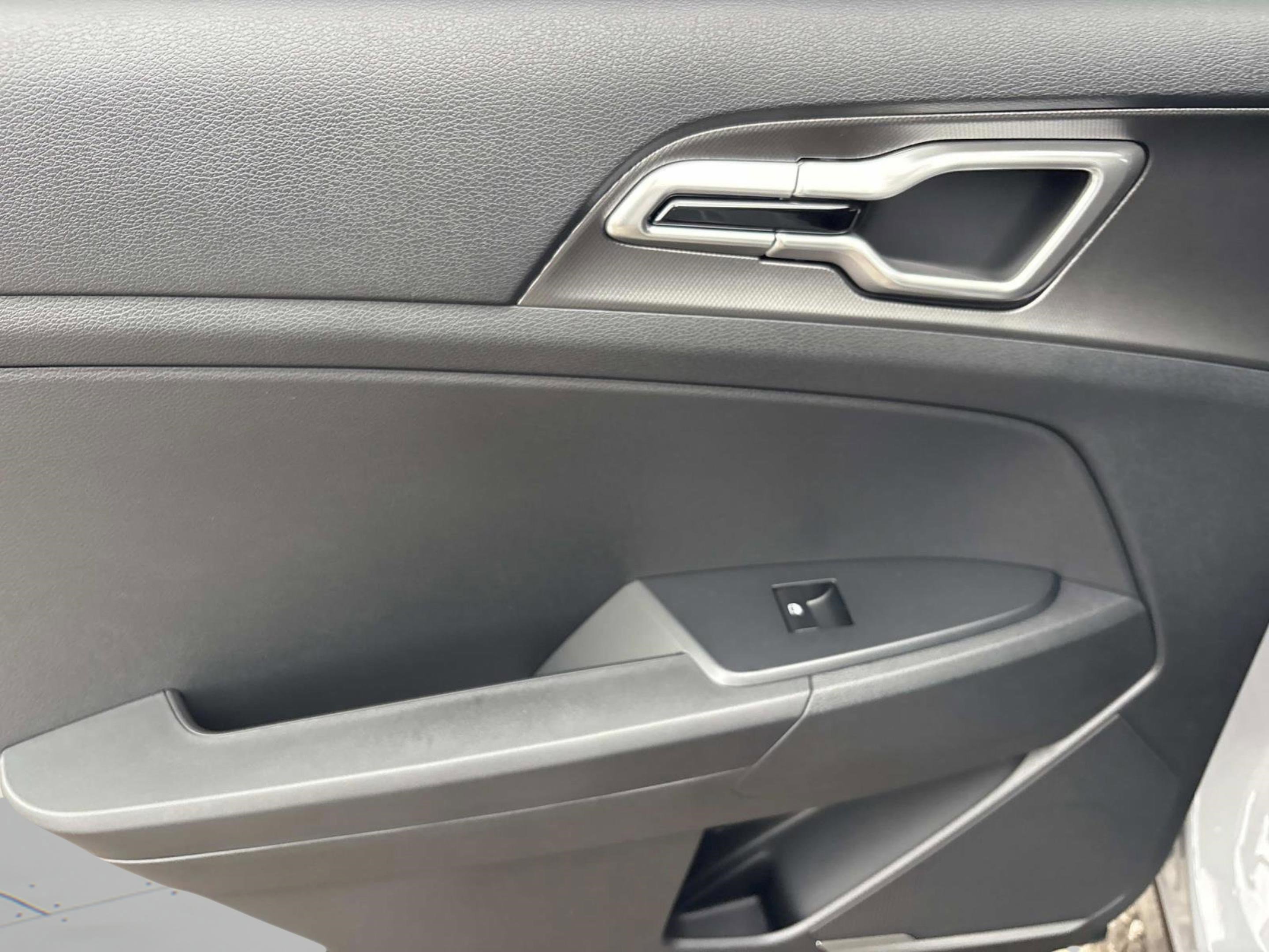 New 2026 Wolf Gray Kia S image 18