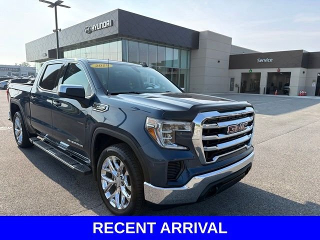 Used 2019 Blue GMC SLE image 1