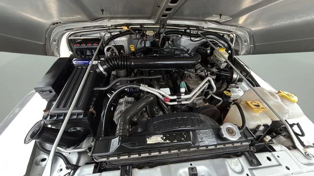 Used 2006 Silver Jeep Unlimited image 31