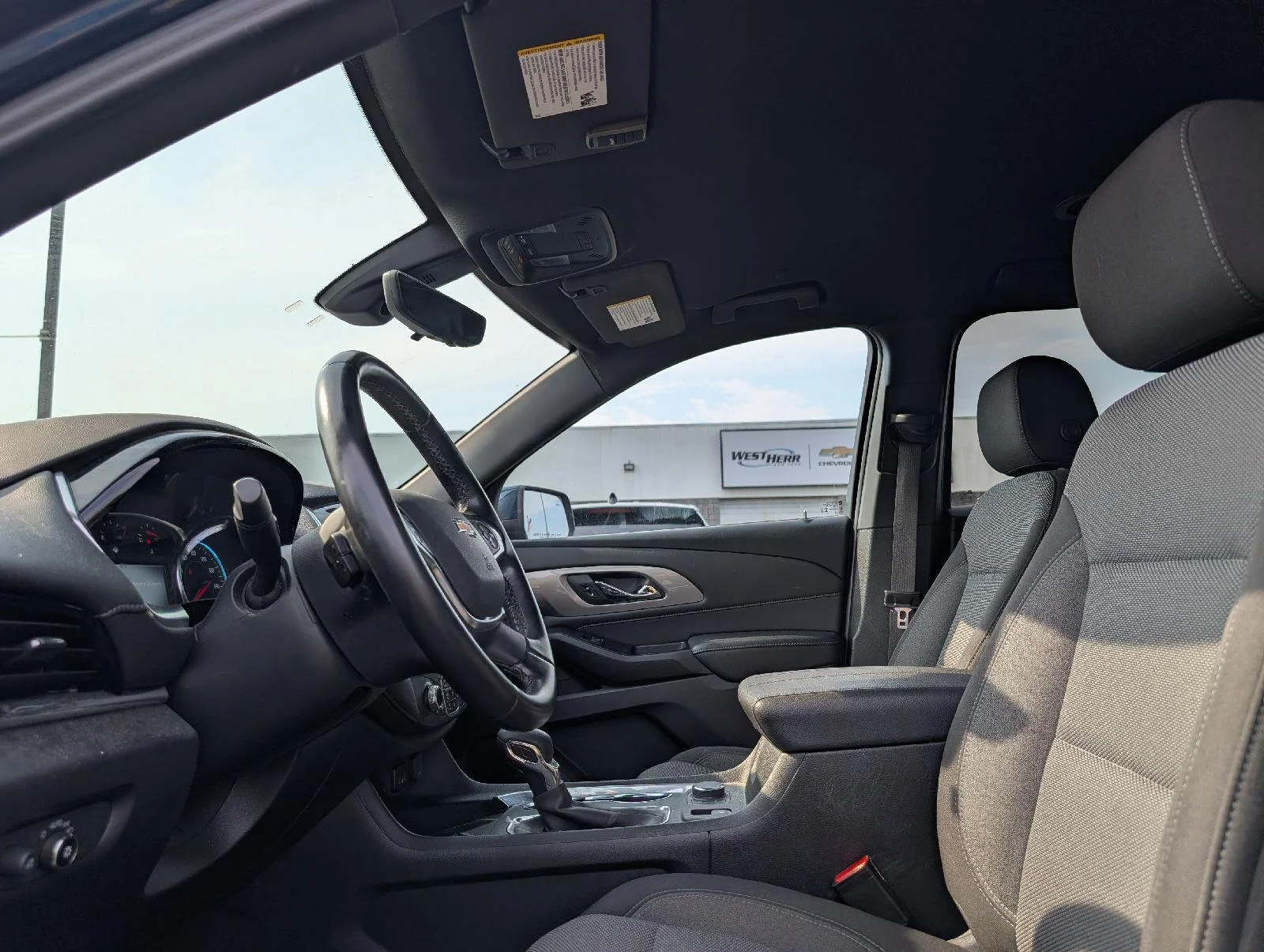 Used 2023 Northsky Blue Metallic Chevrolet LT Cloth image 13