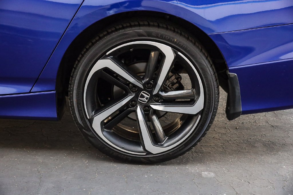 Used 2020 Still Night Pearl Honda Sport image 7