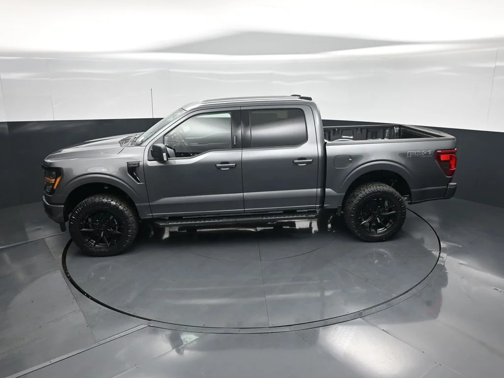 New 2026 Carbonized Gray Metallic Ford XLT image 40