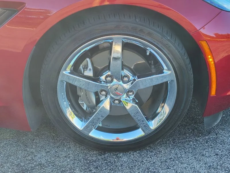 Used 2015 Red Chevrolet Stingray image 16