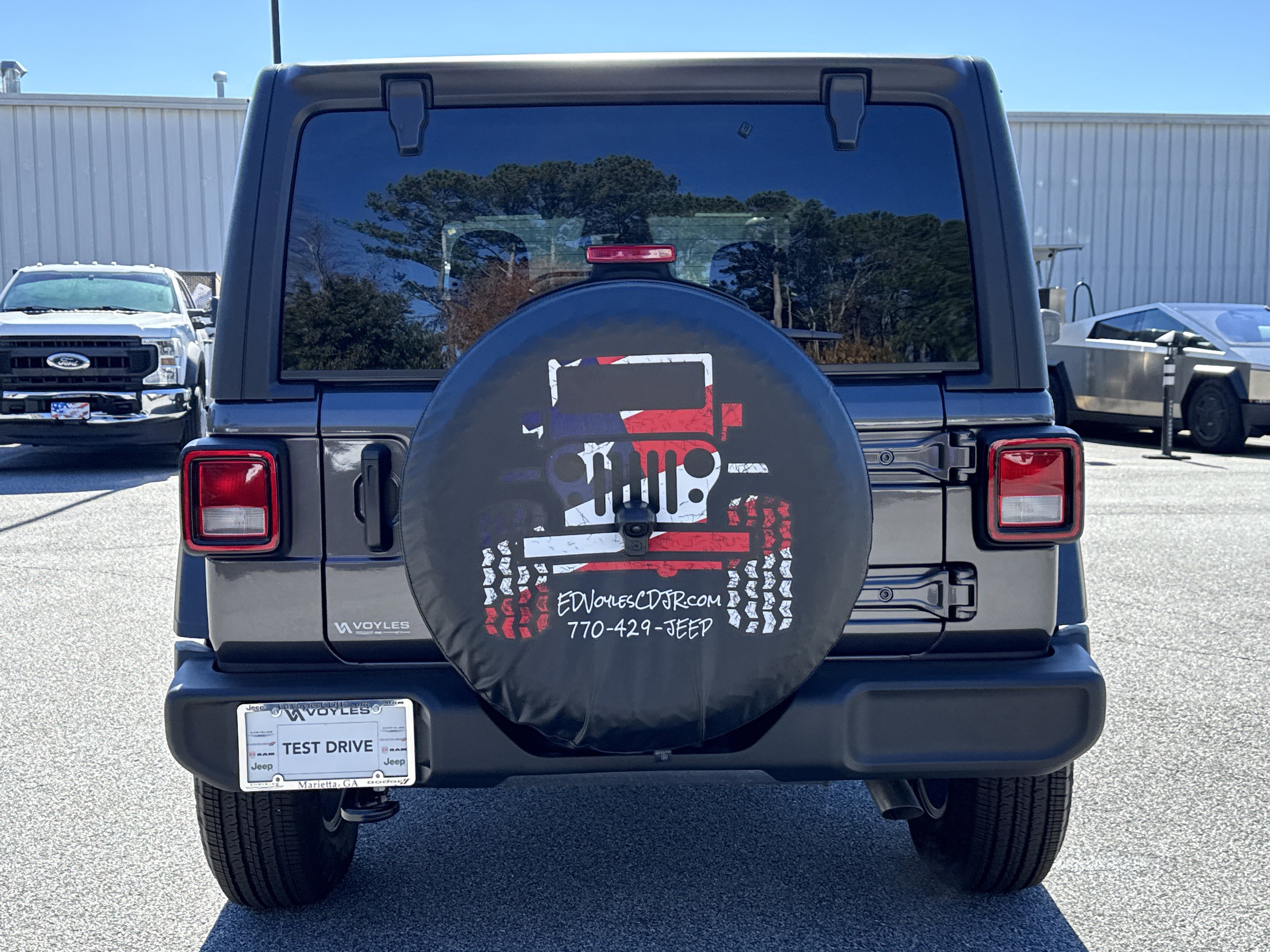 New 2025 Granite Crystal Metallic Clear-Coat Exterior Paint Jeep Sport S image 7