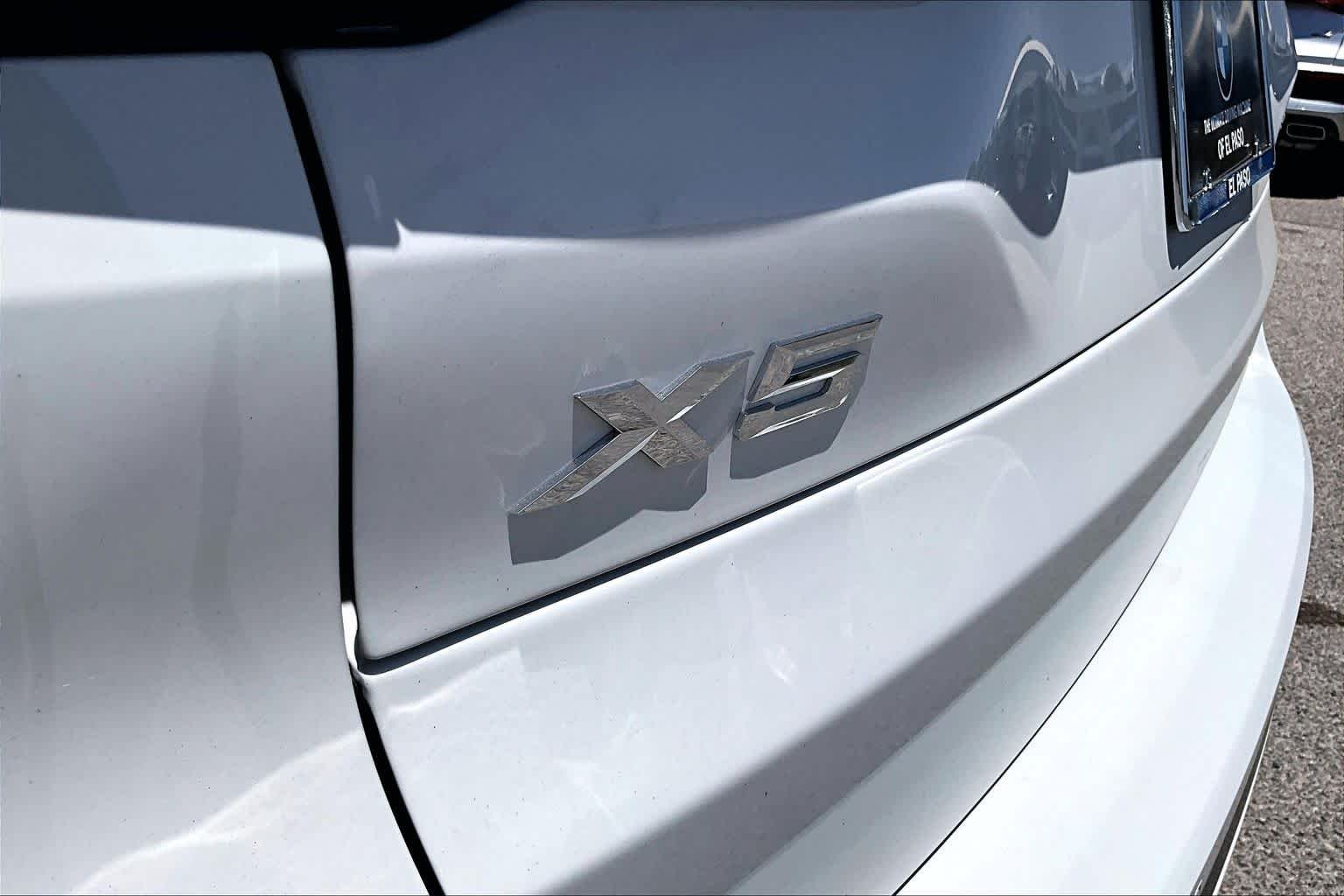 New 2026 Alpine White BMW sDrive40i image 15