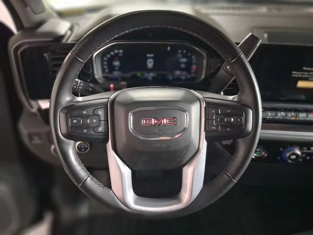 Used 2023 Black GMC SLT image 18