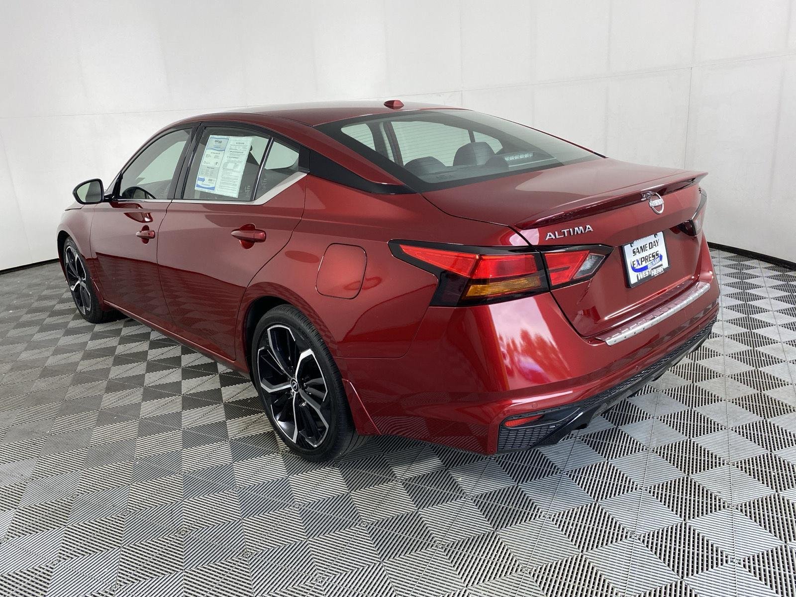 Used 2023 Scarlet Ember Tintcoat Nissan 2.5 SR image 5