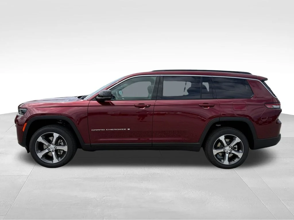 New 2026 Velvet Red Pearl-Coat Exterior Paint Jeep Limited image 2