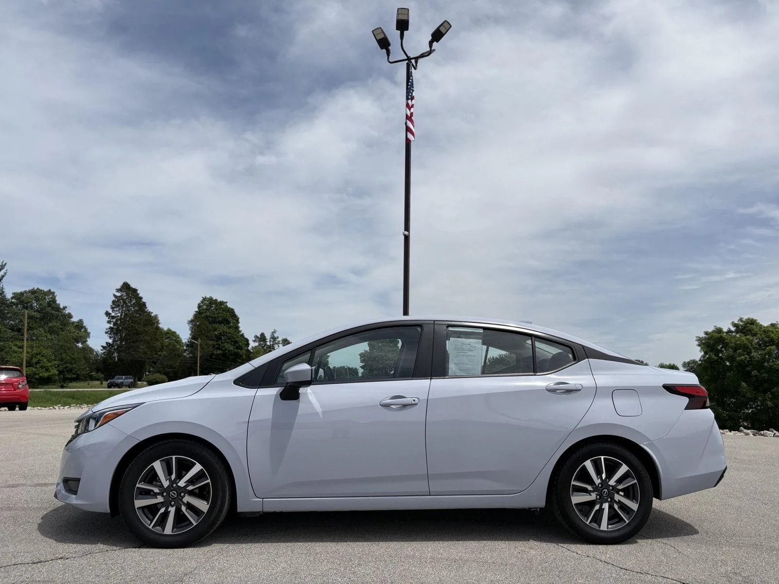 Used 2023 Gray Sky Pearl Nissan SV image 3
