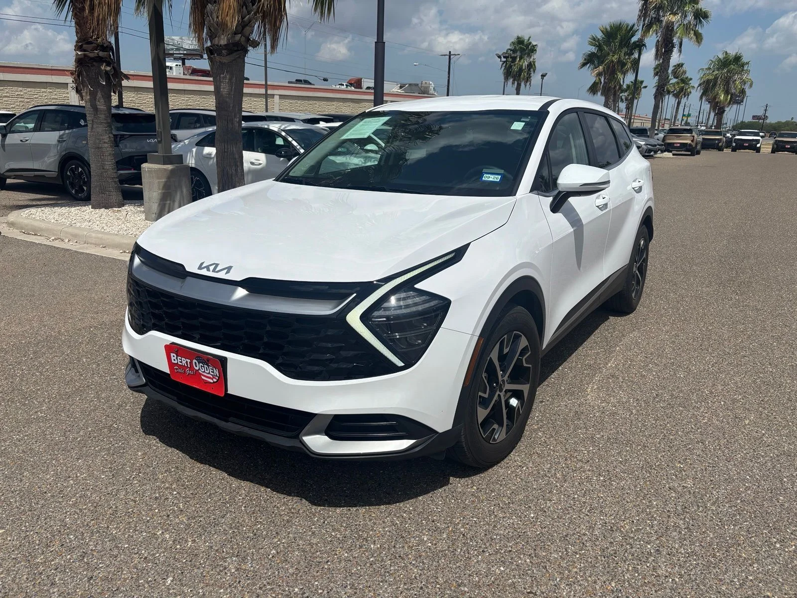 Used 2024 White Kia EX image 3
