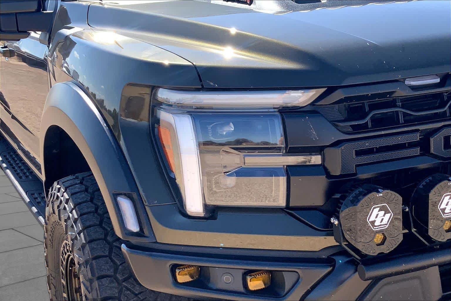 Used 2024 Shelter Green Ford Raptor image 28