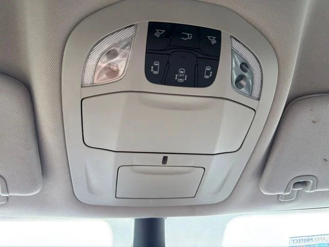 Used 2024 Black Chrysler Touring L image 42