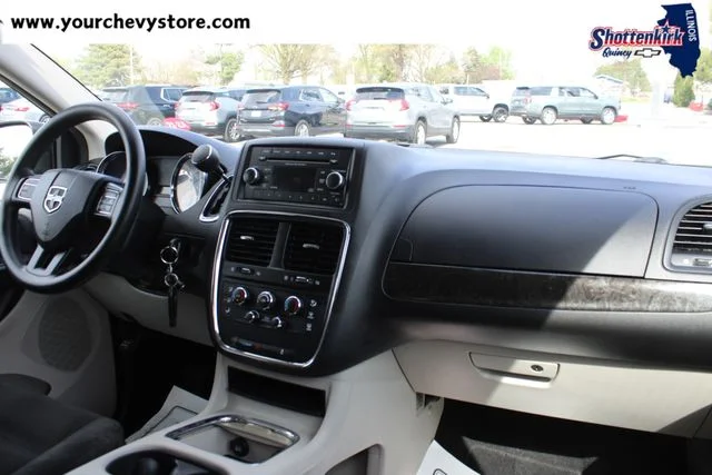 Used 2016 Silver Dodge SXT image 9